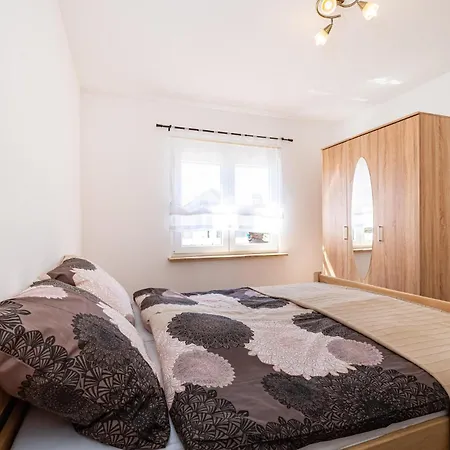 Appartement 2 Bedroom Awesome In Karin Gornji Gornji Karin