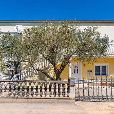 Beautiful In Karin Gornji Διαμέρισμα Gornji Karin