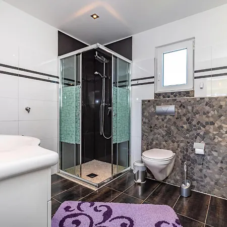 Apartmán In Karin Gornji With Wifi Gornji Karin